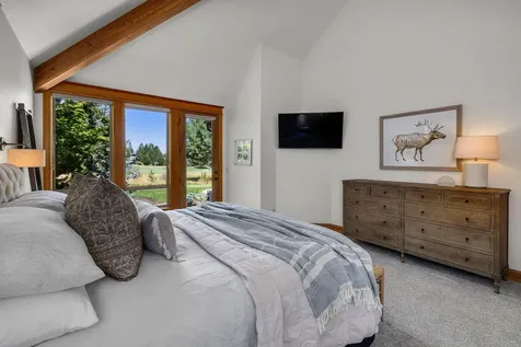 19202 Green Lakes Loop Bend OR 97702