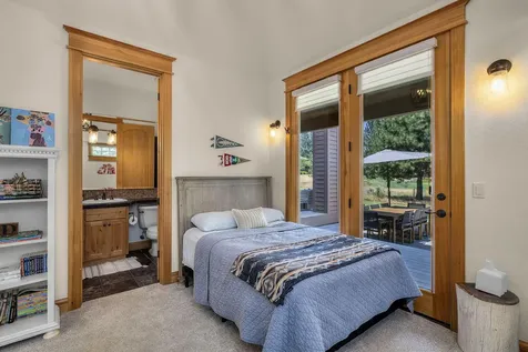 19202 Green Lakes Loop Bend OR 97702