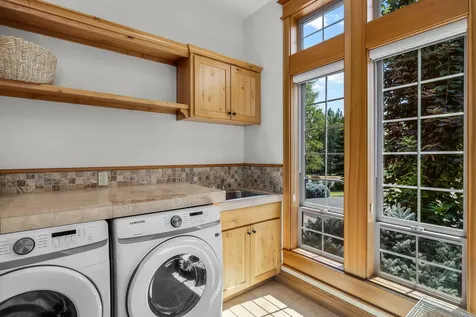 19202 Green Lakes Loop Bend OR 97702