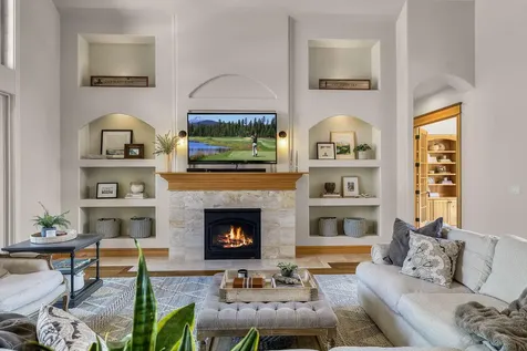 19202 Green Lakes Loop Bend OR 97702