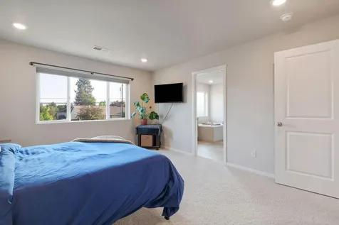 20621 SE Gemstone Avenue Bend OR 97702