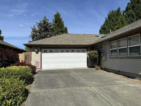 918 Schaefers Lane Grants Pass OR 97526