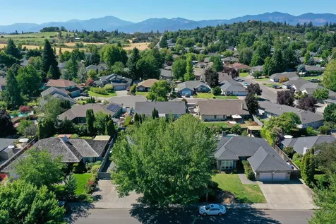2449 Greenridge Drive Medford OR 97504