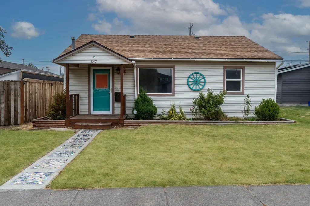 847 SW 14th Street Redmond OR 97756