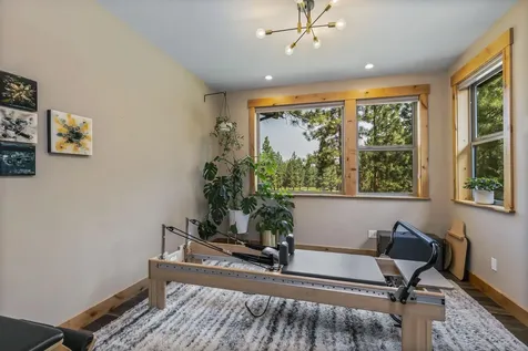 3525 NW Mccready Drive Bend OR 97703
