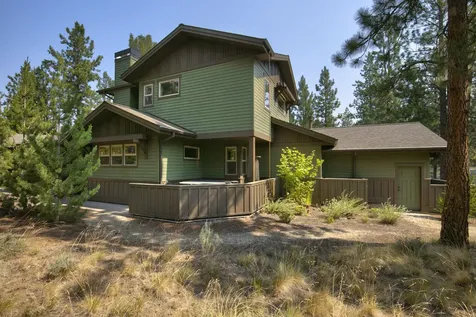 3525 NW Mccready Drive Bend OR 97703