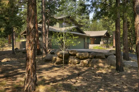 3525 NW Mccready Drive Bend OR 97703