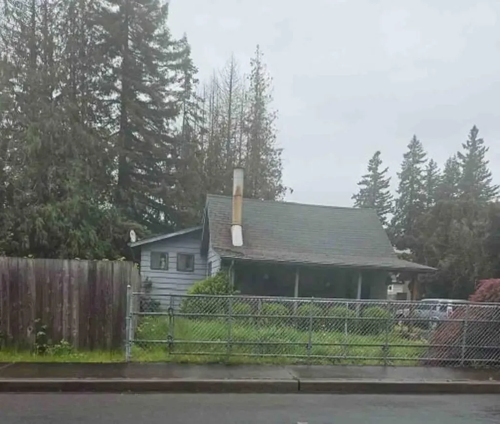 873 SW Lakeshore Drive Estacada OR 97023