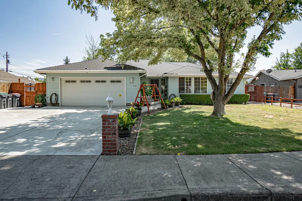 2976 Nome Court Medford OR 97504