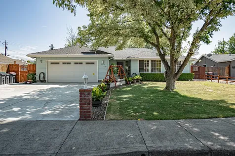 2976 Nome Court Medford OR 97504