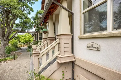 2261 Siskiyou Boulevard Ashland OR 97520