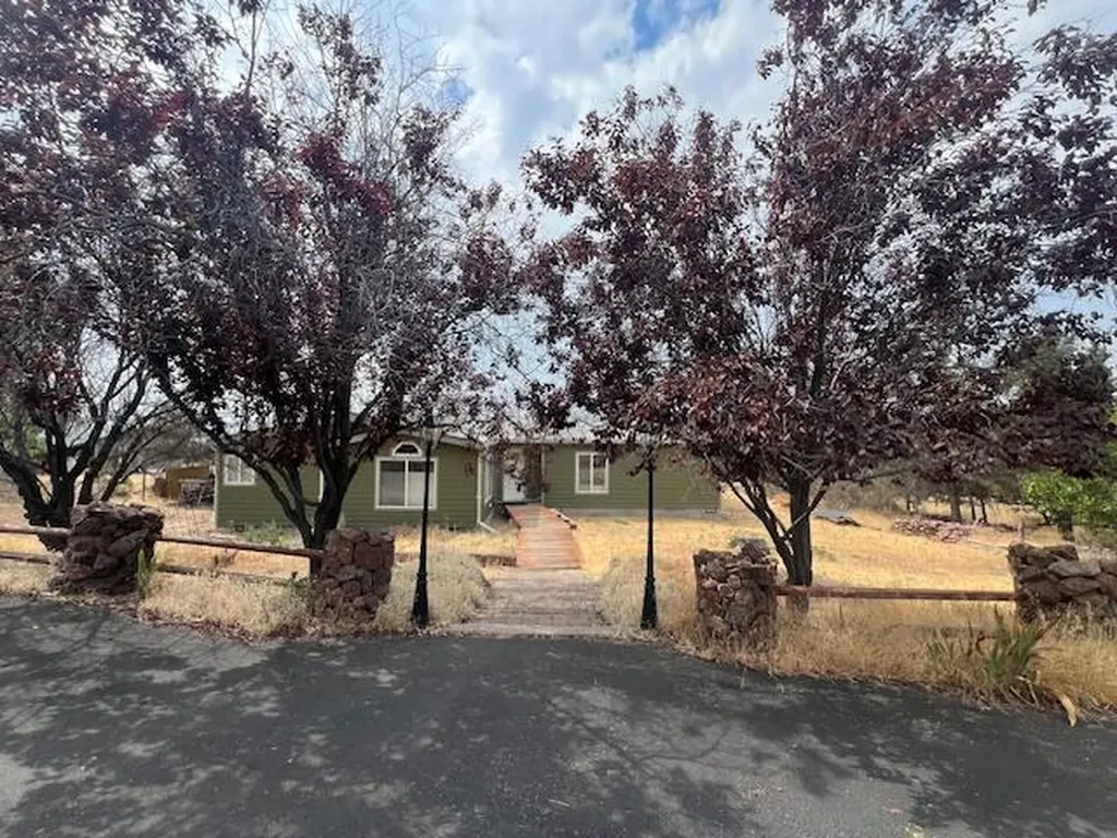 10775 SW Mintken Road Culver OR 97734