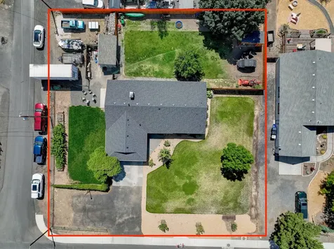 2506 SW Wickiup Avenue Redmond OR 97756