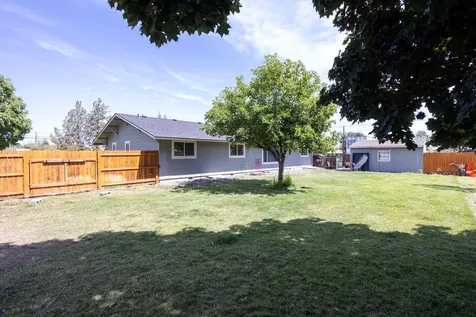 2506 SW Wickiup Avenue Redmond OR 97756