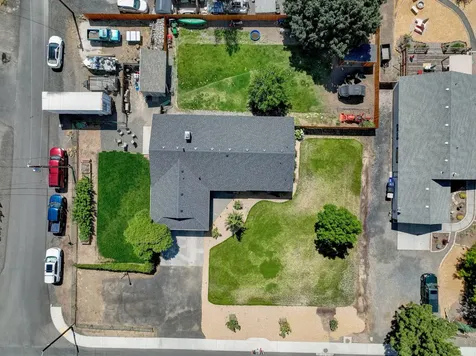2506 SW Wickiup Avenue Redmond OR 97756