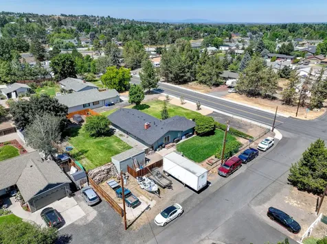 2506 SW Wickiup Avenue Redmond OR 97756