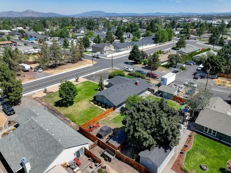2506 SW Wickiup Avenue Redmond OR 97756