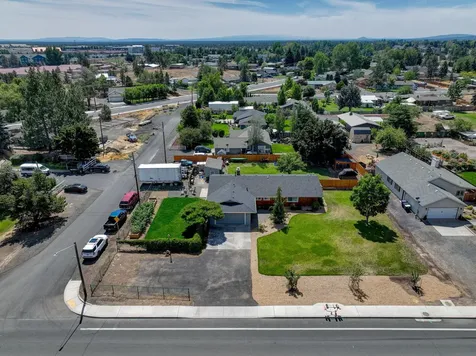 2506 SW Wickiup Avenue Redmond OR 97756