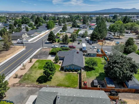 2506 SW Wickiup Avenue Redmond OR 97756