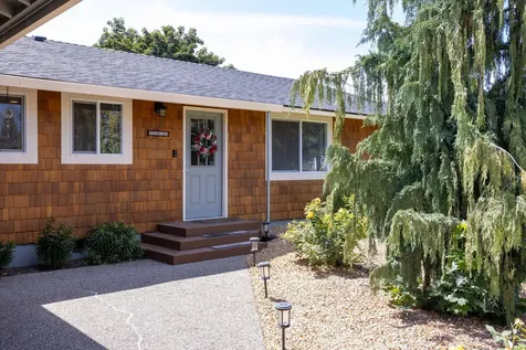 2506 SW Wickiup Avenue Redmond OR 97756