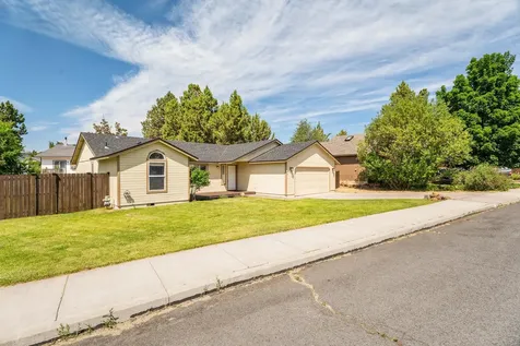 2529 NE Moonlight Drive Bend OR 97701
