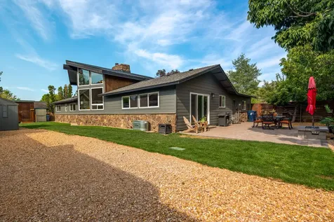 2335 NW 19th Street Redmond OR 97756