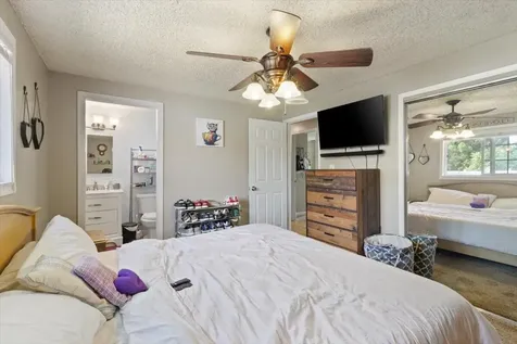 20 Hickory Lane Central Point OR 97502