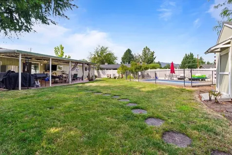 20 Hickory Lane Central Point OR 97502