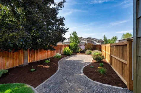 1763 NW Jackpine Avenue Redmond OR 97756