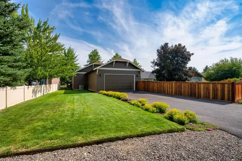 1763 NW Jackpine Avenue Redmond OR 97756