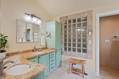 60274 Woodside Road Bend OR 97702