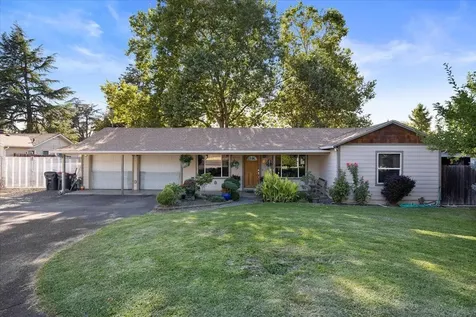 1615 Crater Lake Avenue Medford OR 97504