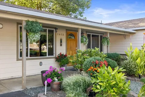 1615 Crater Lake Avenue Medford OR 97504