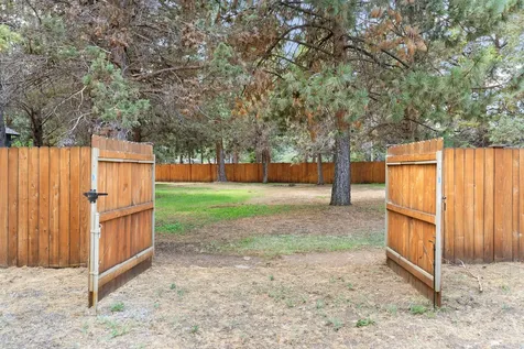 60757 Woodside Road Bend OR 97702