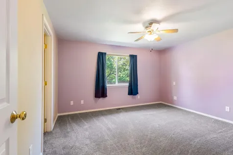 1907 NE 8th Street Redmond OR 97756