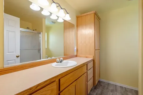 1907 NE 8th Street Redmond OR 97756