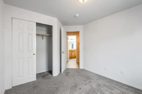 1907 NE 8th Street Redmond OR 97756