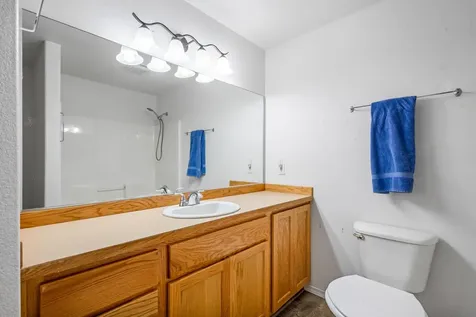 1907 NE 8th Street Redmond OR 97756