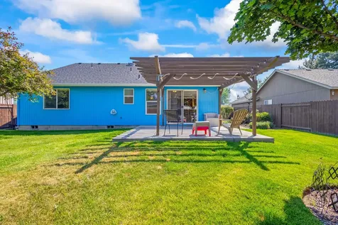 1907 NE 8th Street Redmond OR 97756