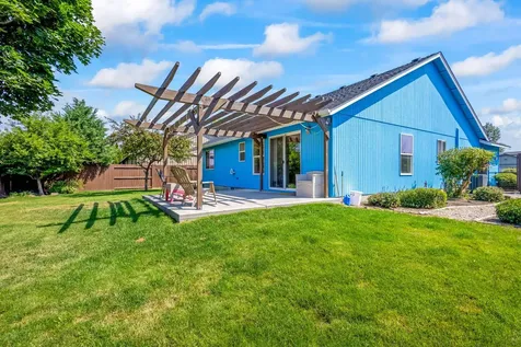 1907 NE 8th Street Redmond OR 97756