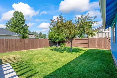1907 NE 8th Street Redmond OR 97756