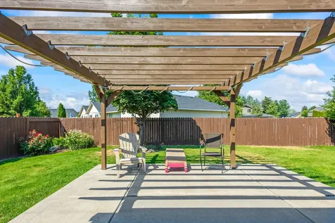 1907 NE 8th Street Redmond OR 97756
