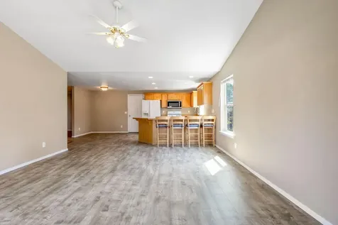1907 NE 8th Street Redmond OR 97756