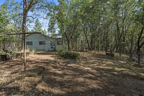 2681 Russell Road Merlin OR 97532