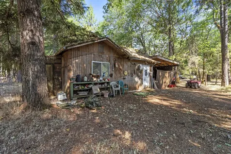 2681 Russell Road Merlin OR 97532