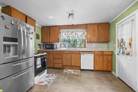 2681 Russell Road Merlin OR 97532