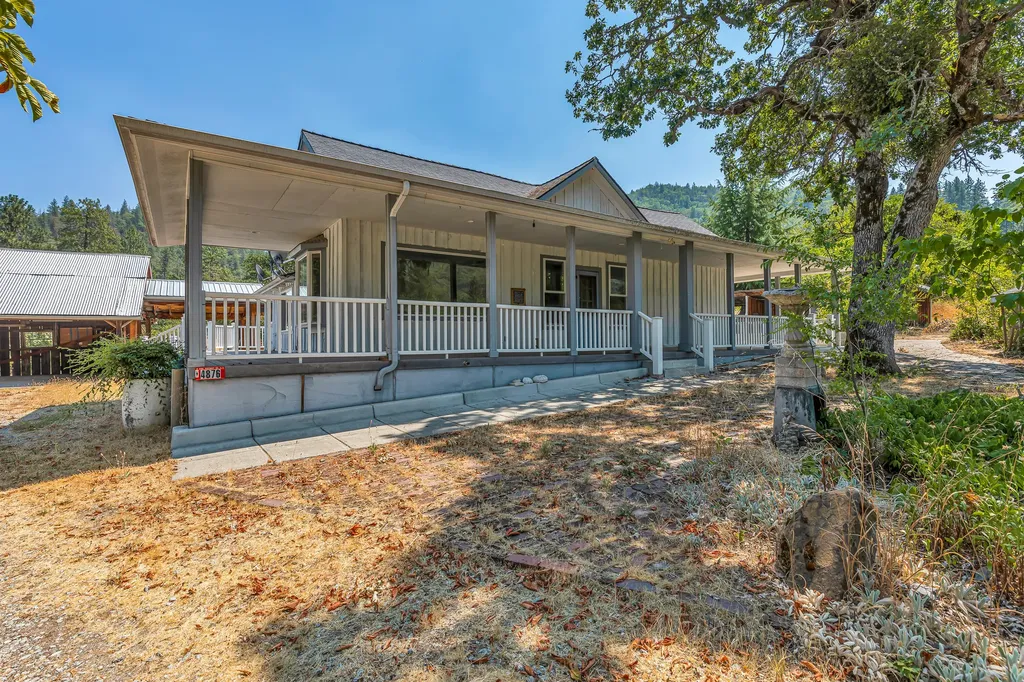 4876 Kane Creek Road Central Point OR 97502