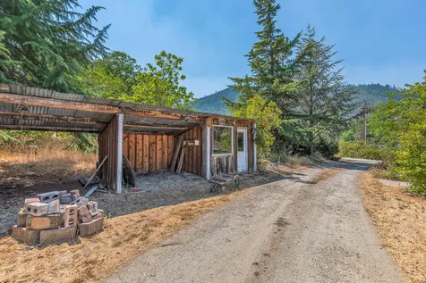 4876 Kane Creek Road Central Point OR 97502