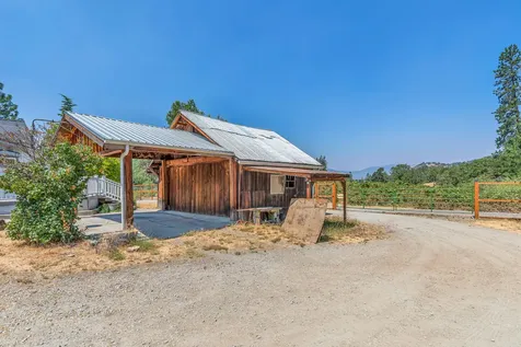 4876 Kane Creek Road Central Point OR 97502