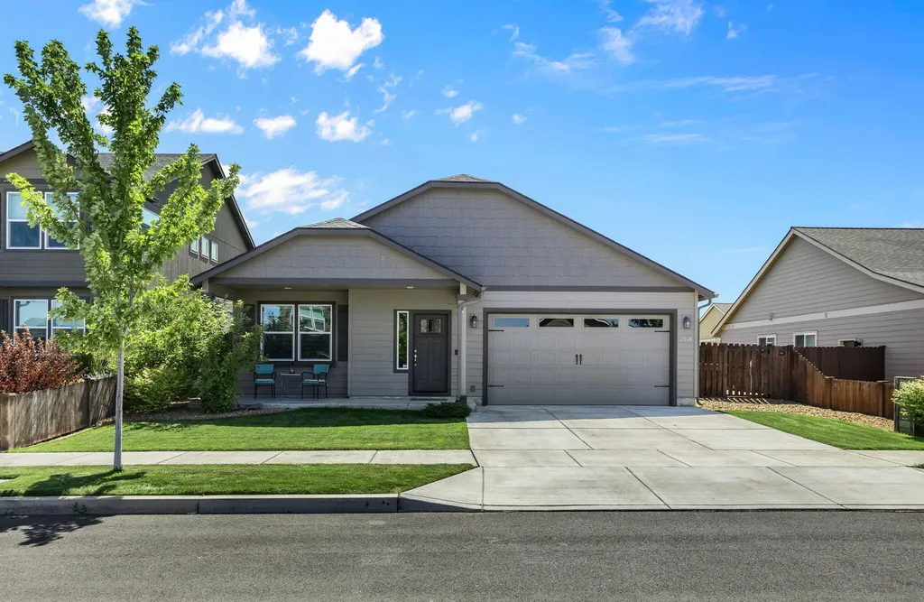 2546 NW Glen Oak Avenue Redmond OR 97756